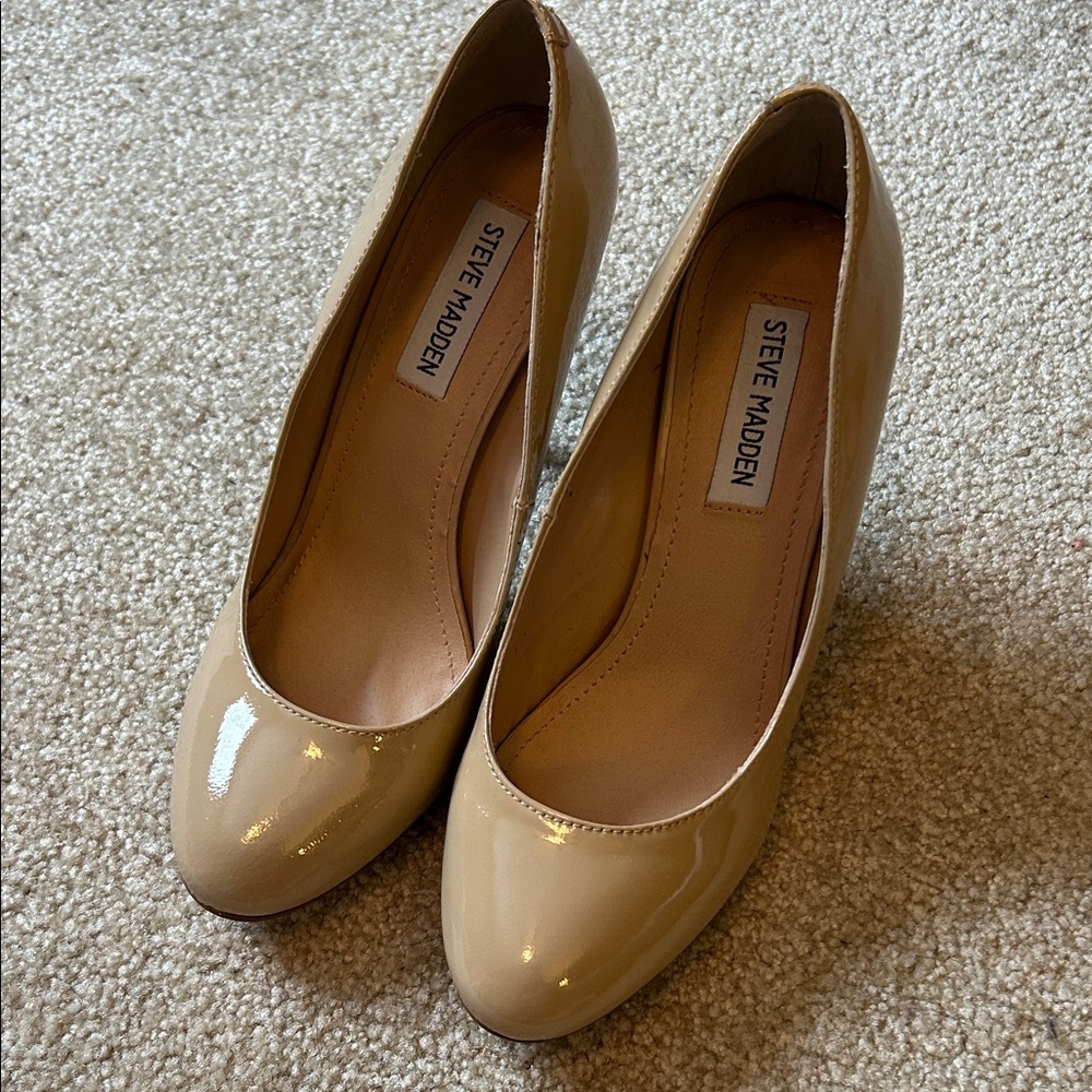 Steve Madden Women's Beige Patent Heels